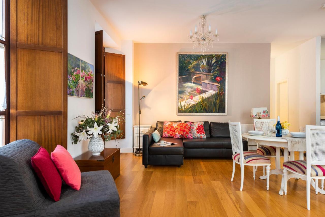 Cathedral Apartment, First Floor Seville Exterior photo